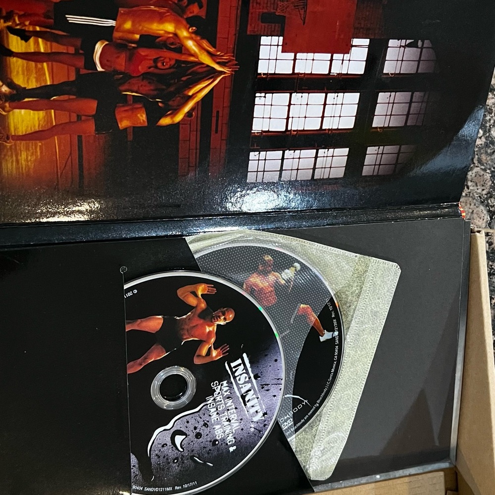 Insanity Beach Body CDs - Picture 4 of 10